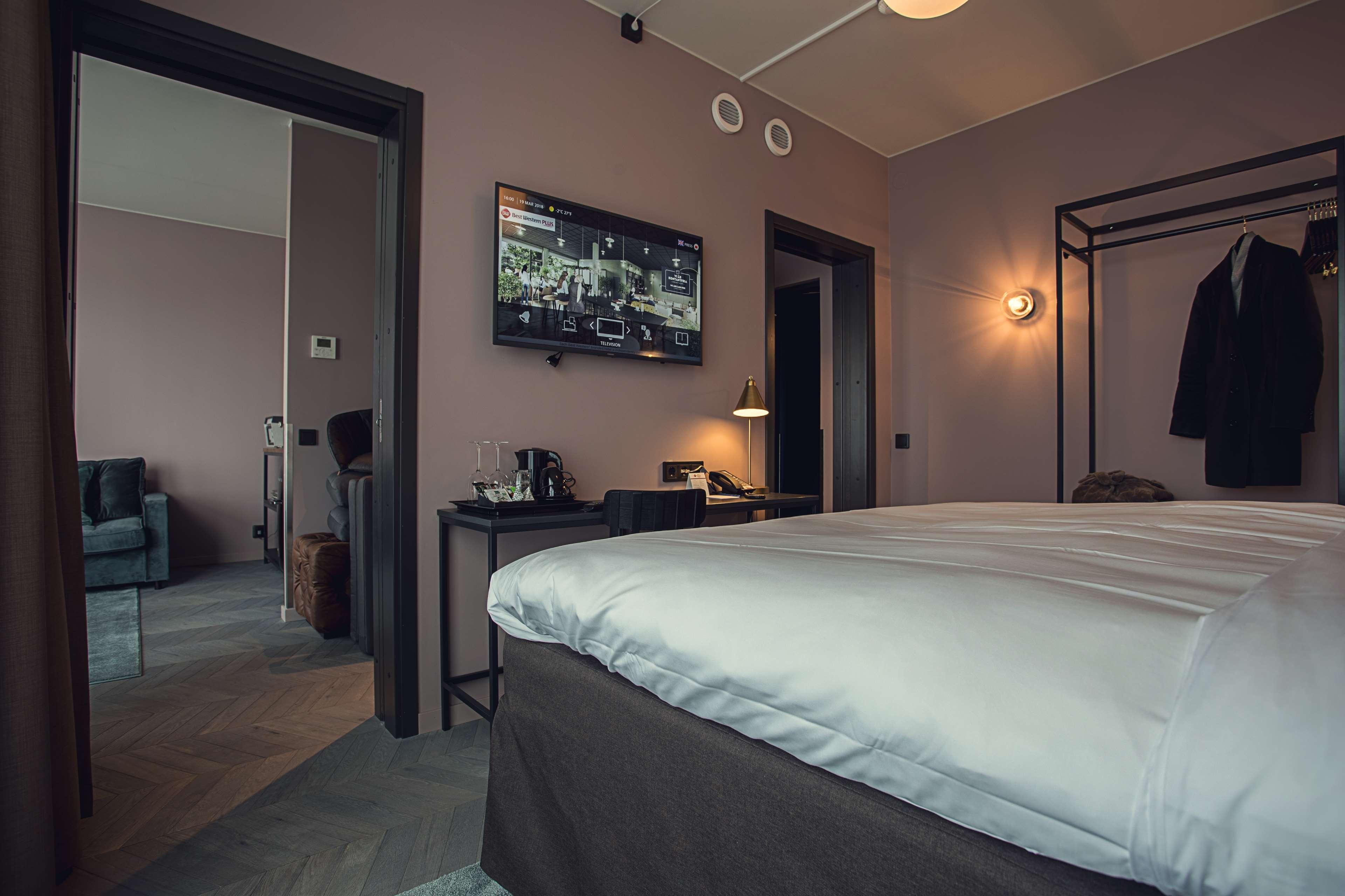 Best Western Plus Fort Worth Forest Hill Inn & Suites Exterior photo