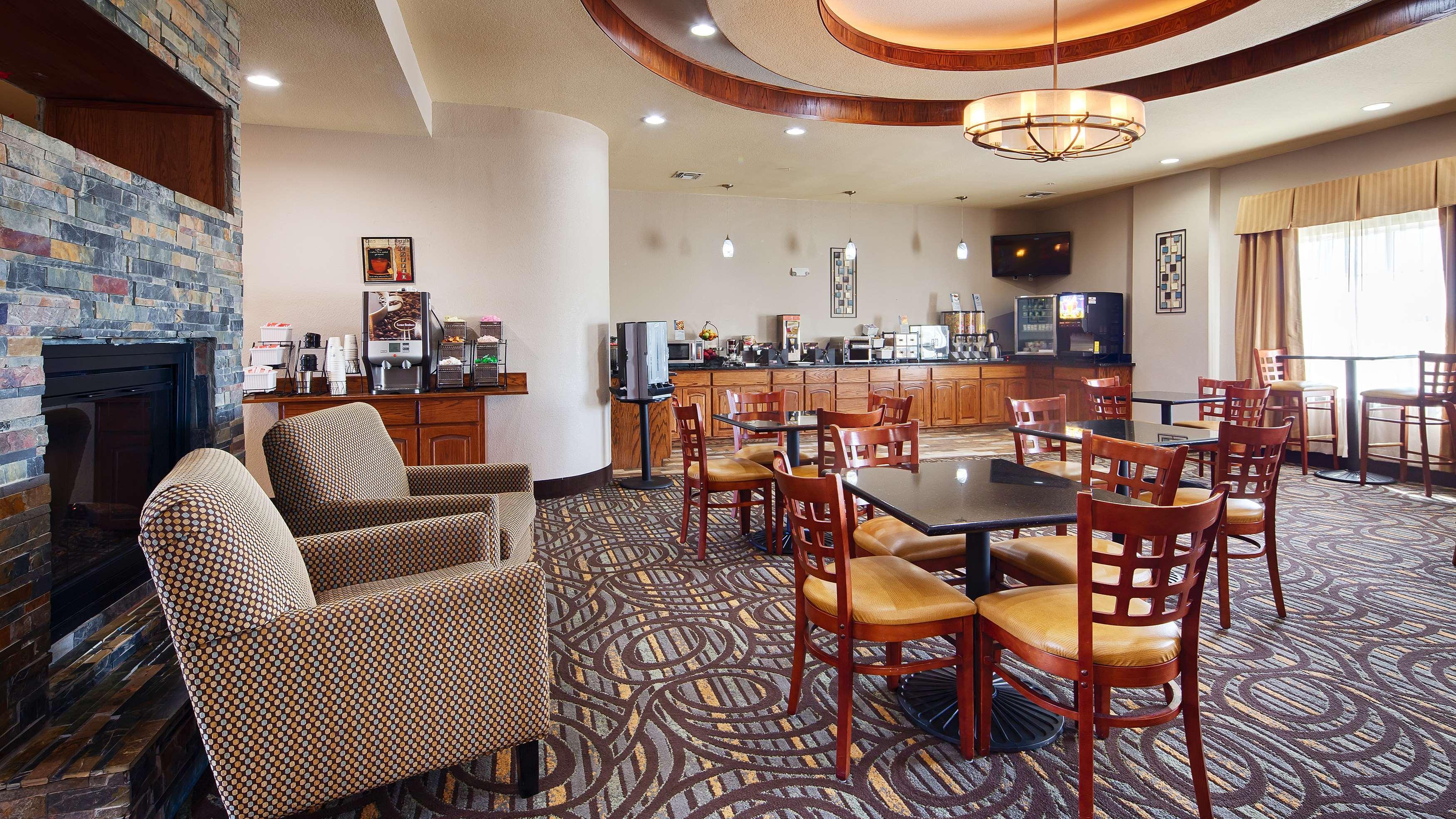 Best Western Plus Fort Worth Forest Hill Inn & Suites Exterior photo
